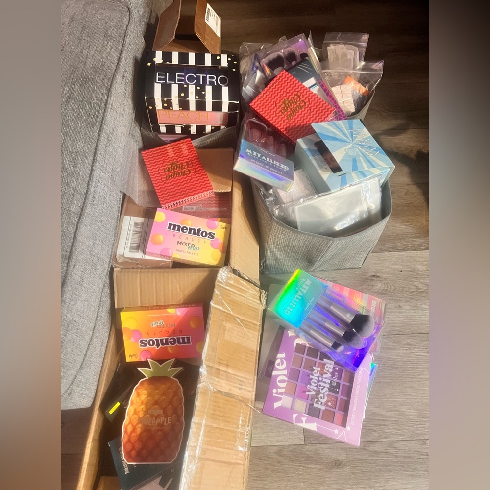 Makeup wholesale! Over 100 pieces of makeup for sell.
